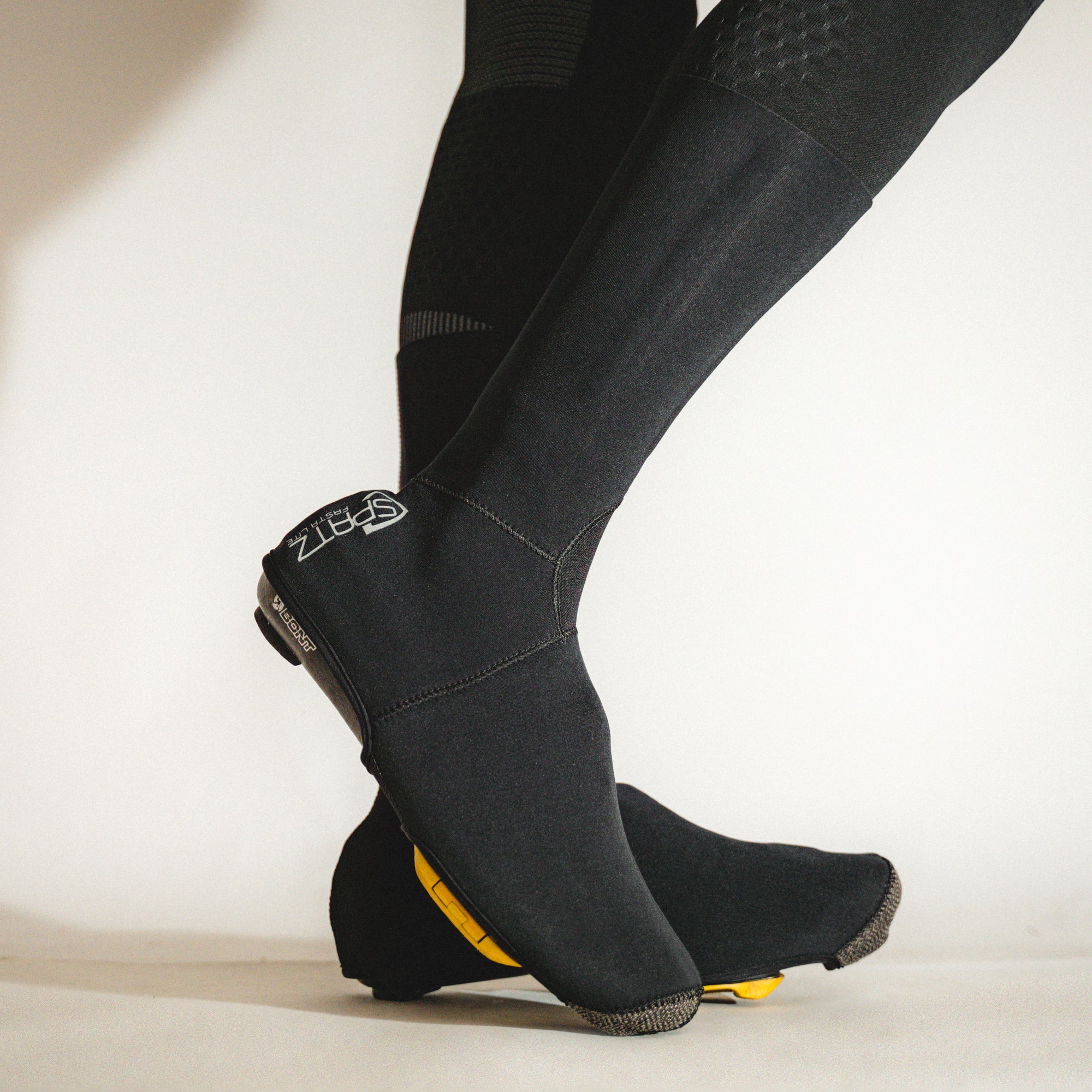 FASTA LITE OVERSHOE M/L (EU 43-45)